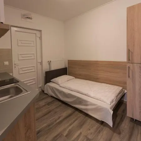 Kikoeto Anna Balatonboglár