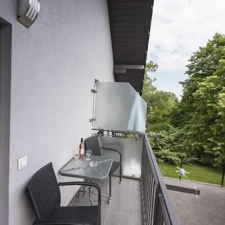 Kikoeto Anna Balatonboglár