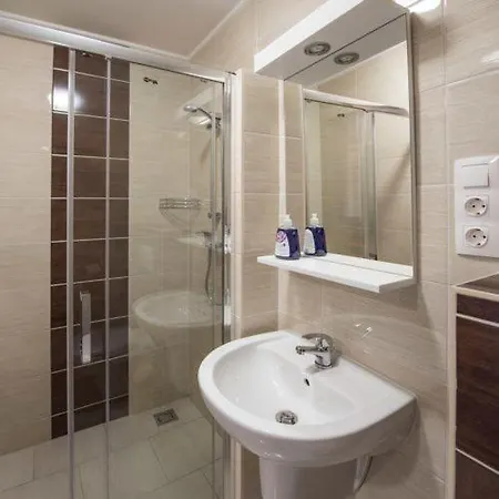 Hotel de apartamente Kikoeto Anna 3*