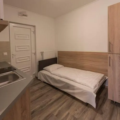 Kikoeto Anna Balatonboglár